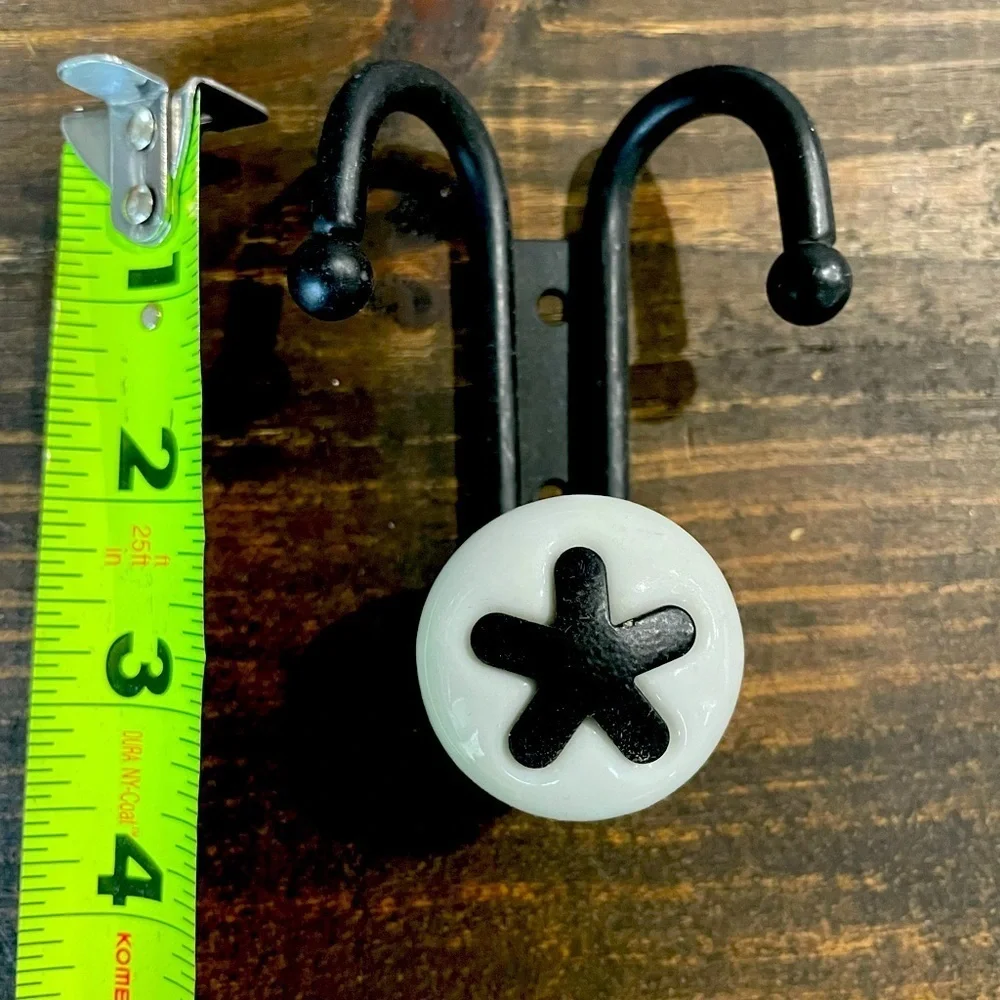 Accent Hook Black and White